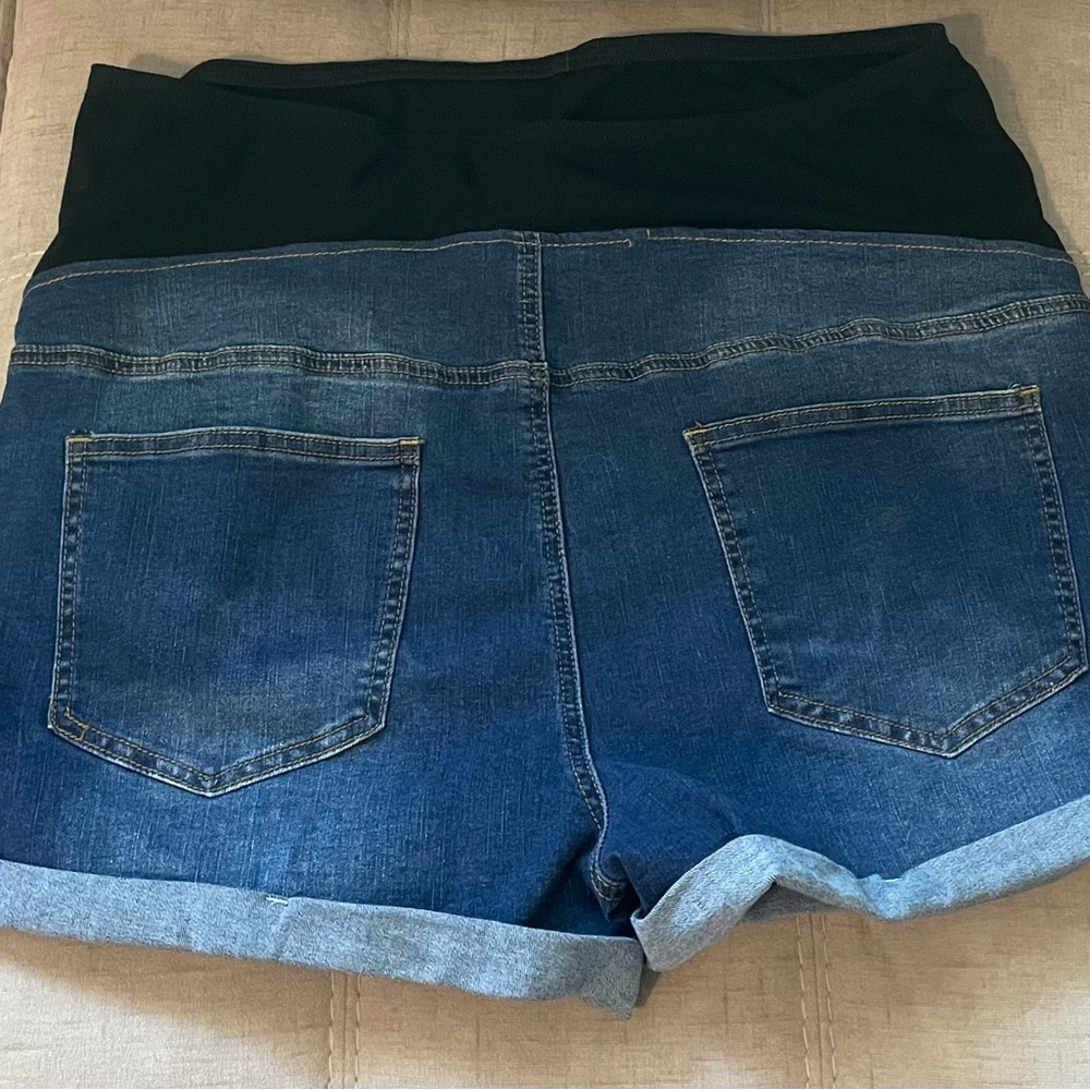 Maternity Shorts - Picture 2 of 2